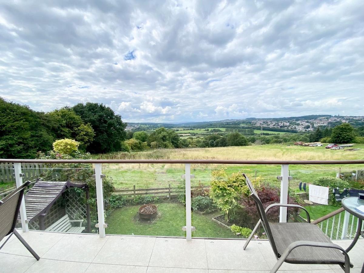 Rare & Breathtaking View With Secret Garden Bar Villa Horsforth Exterior photo