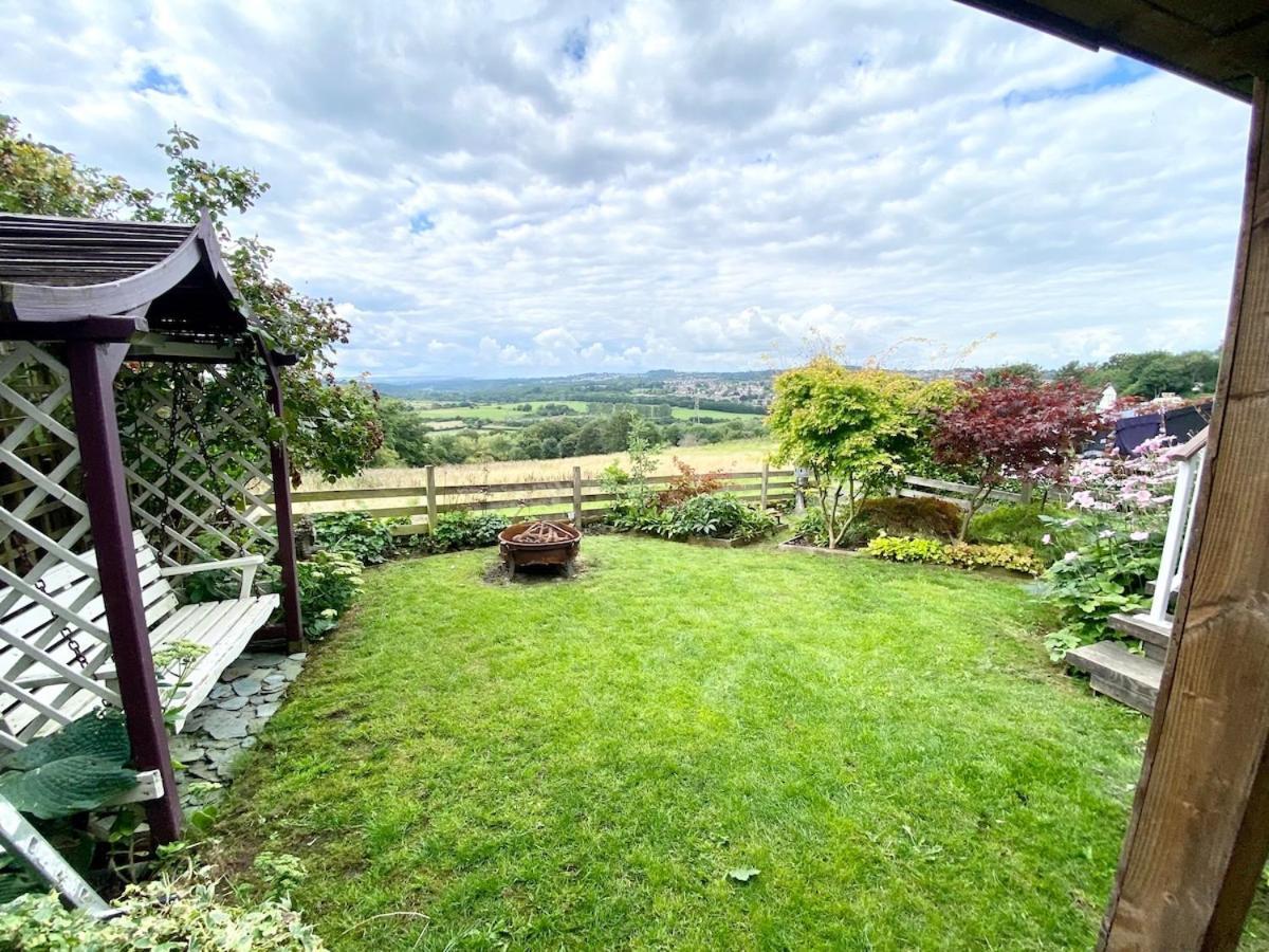 Rare & Breathtaking View With Secret Garden Bar Villa Horsforth Exterior photo